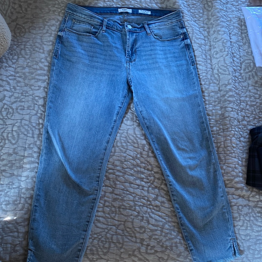 Kensie “The Effortless Skinny Crop” jeans. NWOT